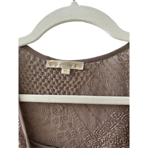 Gold Hawk Tassel Front Long Sleeve Peasant Blouse Womens Tan Size XS - Picture 2 of 8